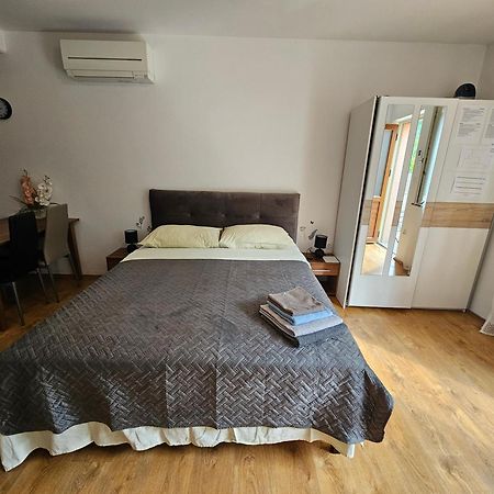 Apartmani Barbara Brseč Eksteriør bilde