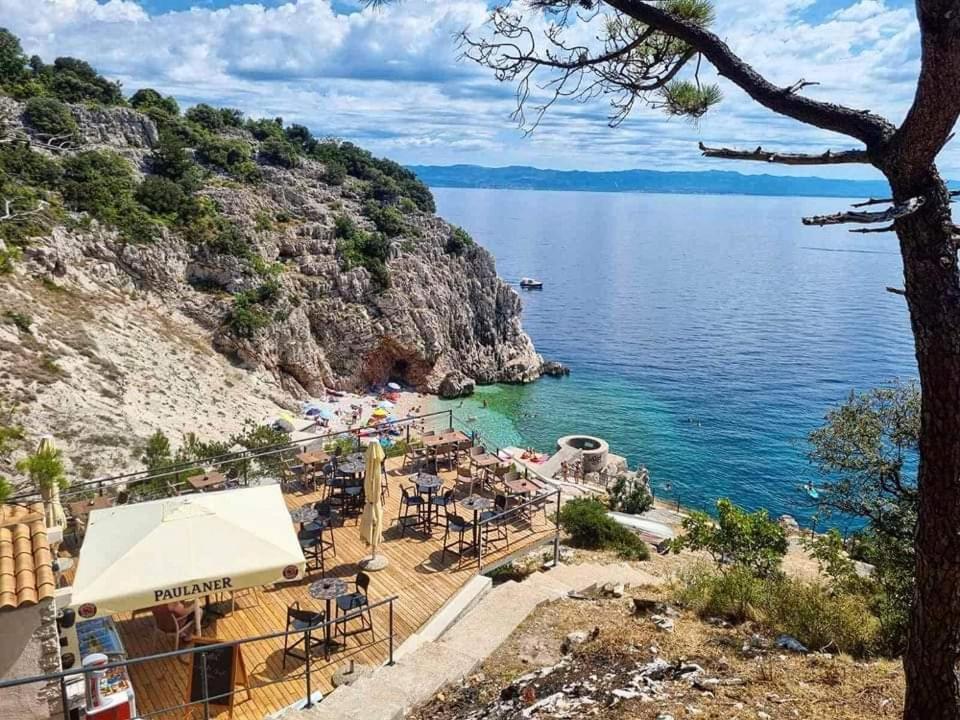 Apartmani Barbara Brseč Eksteriør bilde