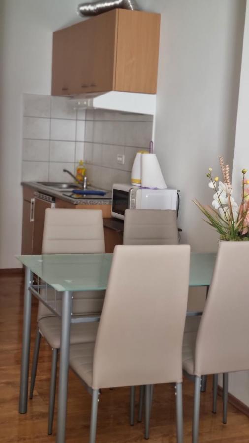 Apartmani Barbara Brseč Eksteriør bilde