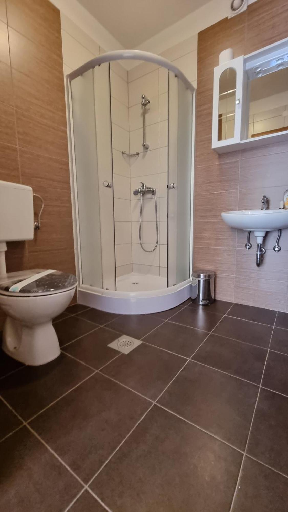 Apartmani Barbara Brseč Eksteriør bilde