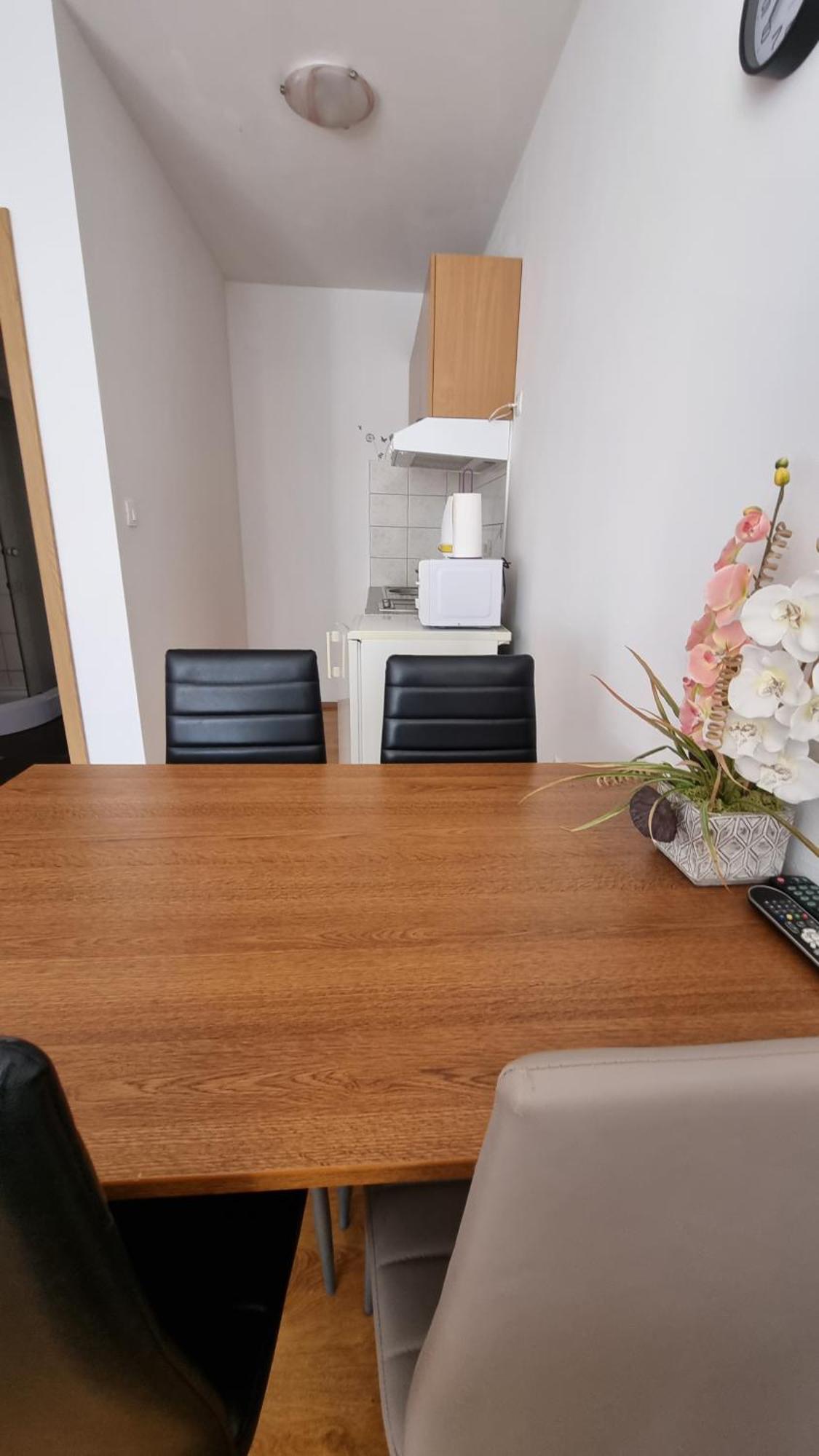 Apartmani Barbara Brseč Eksteriør bilde